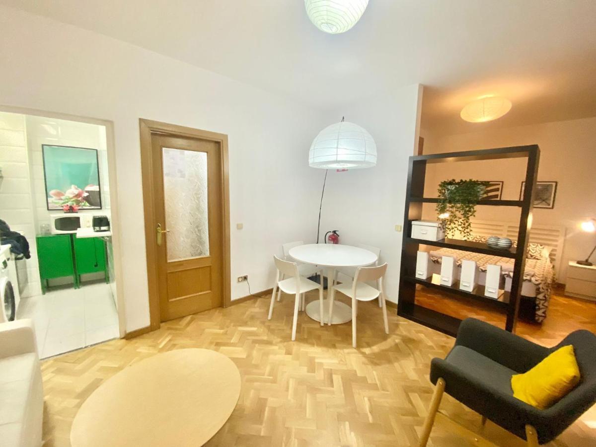 Centro Barrio Embajadores 01 مدريد المظهر الخارجي الصورة